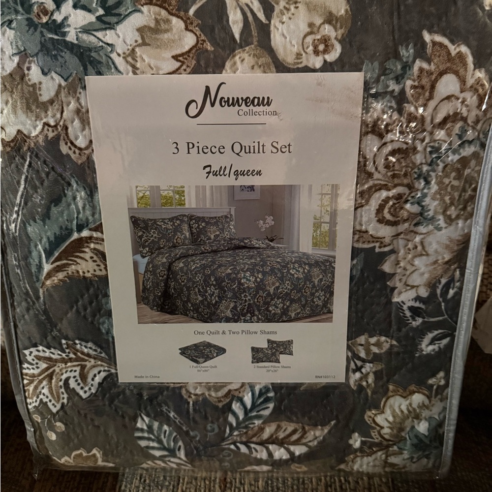 3 piece full/queen Quilt set